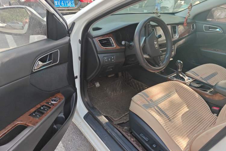 Used Hyundai Mistra 2014 1.8L Automatic Deluxe DLX Model Driver Seat