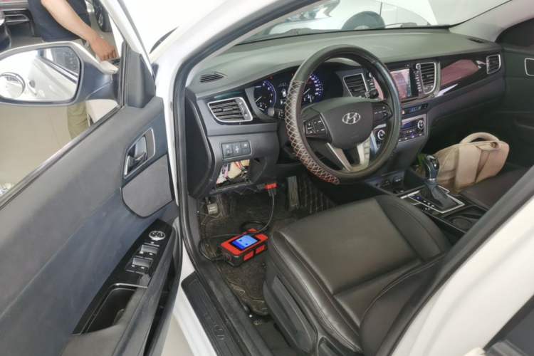 Used Hyundai Mistra 2014 1.8L Automatic Smart GLS Driver Seat