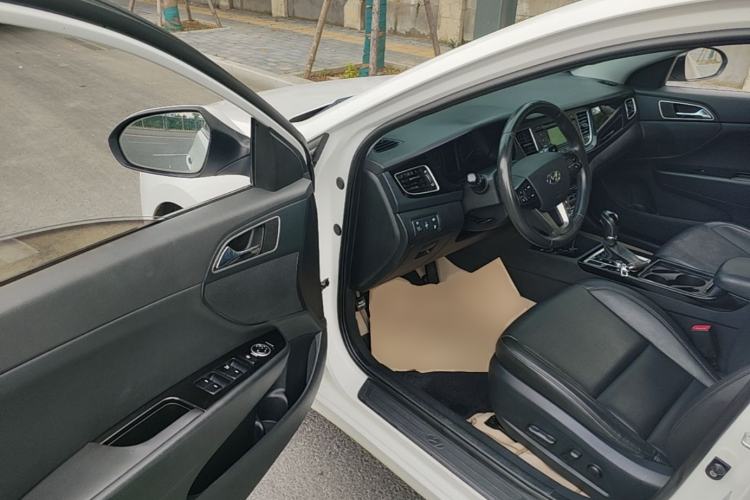 Used Hyundai Mistra 2014 1.8L Automatic Deluxe DLX Model Driver Seat
