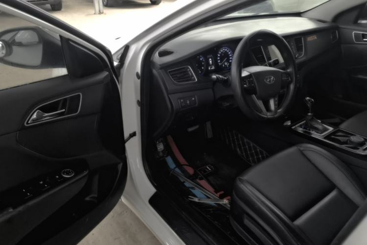Used Hyundai Mistra 2014 1.8L Automatic Smart GLS Driver Seat
