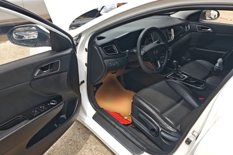 Used Hyundai Mistra 2014 1.8L Automatic Smart GLS Driver Seat