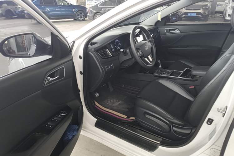 Used Hyundai Mistra 2014 1.8L Automatic Smart GLS Driver Seat