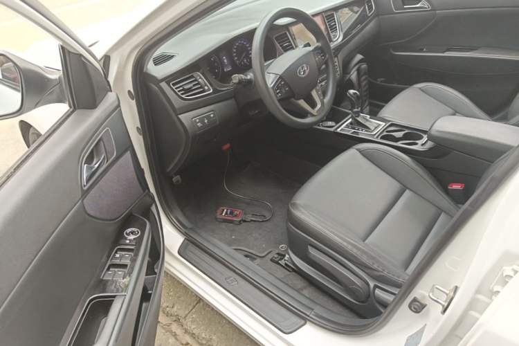Used Hyundai Mistra 2014 1.8L Automatic Smart GLS Driver Seat