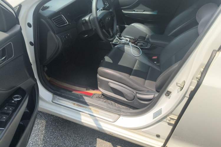 Used Hyundai Mistra 2014 1.8L Automatic Smart GLS Driver Seat