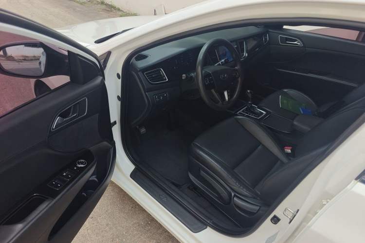 Used Hyundai Mistra 2014 1.8L Automatic Smart GLS Driver Seat