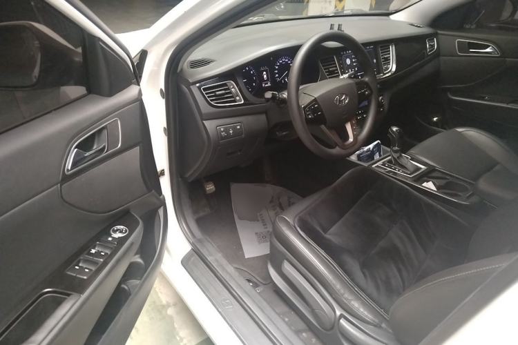 Used Hyundai Mistra 2014 1.8L Automatic Smart GLS Driver Seat