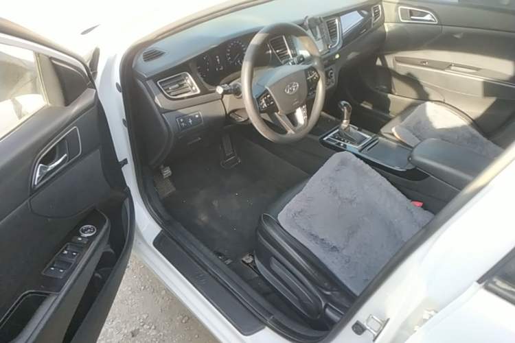 Used Hyundai Mistra 2014 1.8L Automatic Smart GLS Driver Seat
