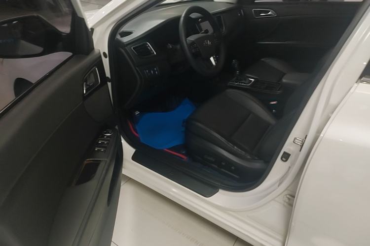 Used Hyundai Mistra 2014 1.8L Automatic Deluxe DLX Model Driver Seat