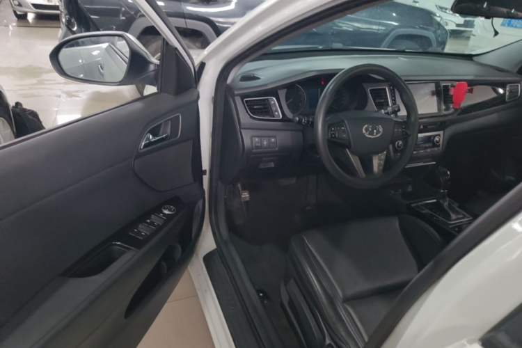 Used Hyundai Mistra 2014 1.8L Automatic Smart GLS Driver Seat