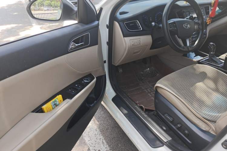 Used Hyundai Mistra 2014 1.8L Automatic Deluxe DLX Model Driver Seat