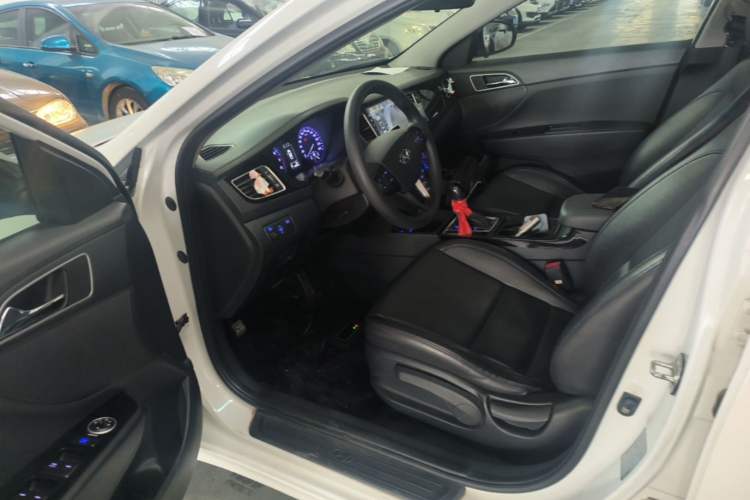 Used Hyundai Mistra 2014 1.8L Automatic Smart GLS Driver Seat