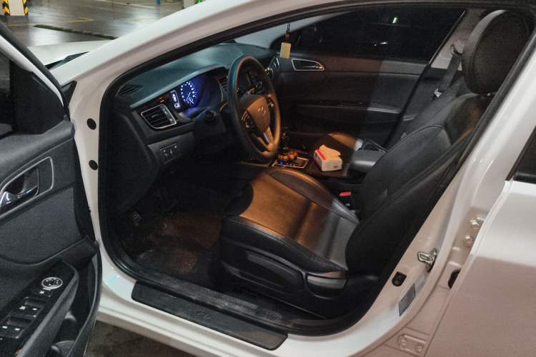Used Hyundai Mistra 2014 1.8L Automatic Smart GLS Driver Seat