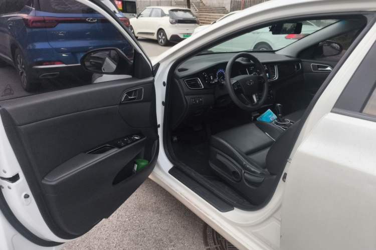 Used Hyundai Mistra 2014 1.8L Automatic Smart GLS Driver Seat
