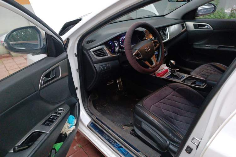 Used Hyundai Mistra 2014 1.8L Automatic Smart GLS Driver Seat