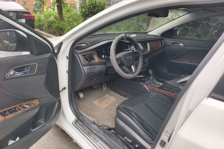 Used Hyundai Mistra 2014 1.8L Automatic Deluxe DLX Model Driver Seat