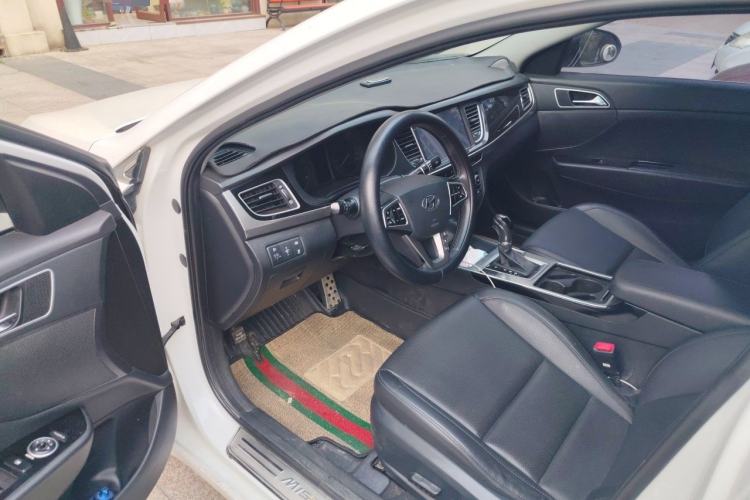 Used Hyundai Mistra 2014 1.8L Automatic Deluxe DLX Model Driver Seat