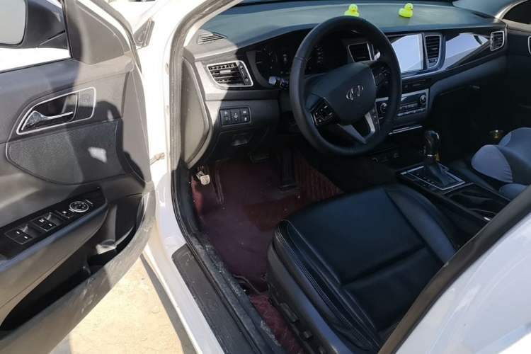 Used Hyundai Mistra 2014 1.8L Automatic Deluxe DLX Model Driver Seat