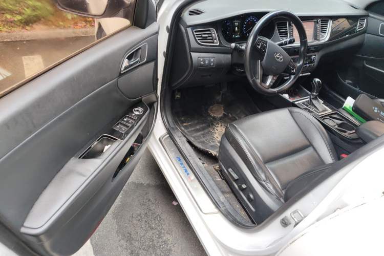 Used Hyundai Mistra 2014 1.8L Automatic Deluxe DLX Model Driver Seat