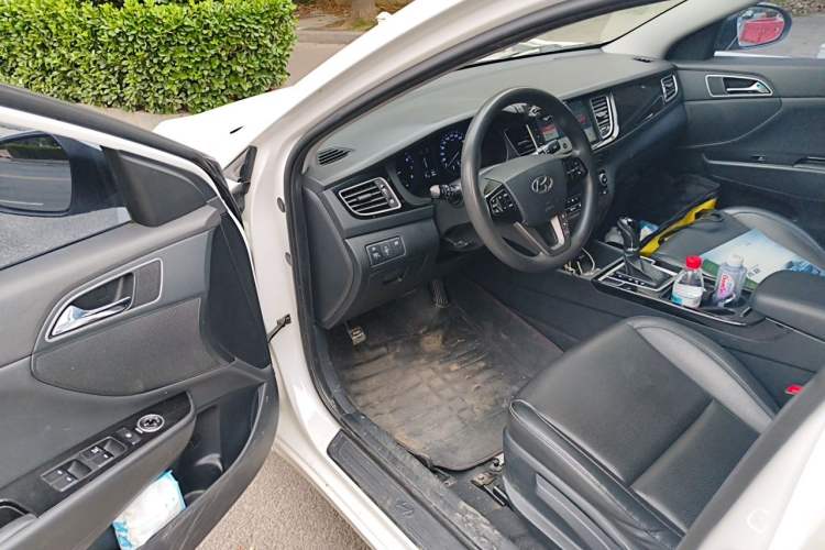 Used Hyundai Mistra 2014 1.8L Automatic Smart GLS Driver Seat