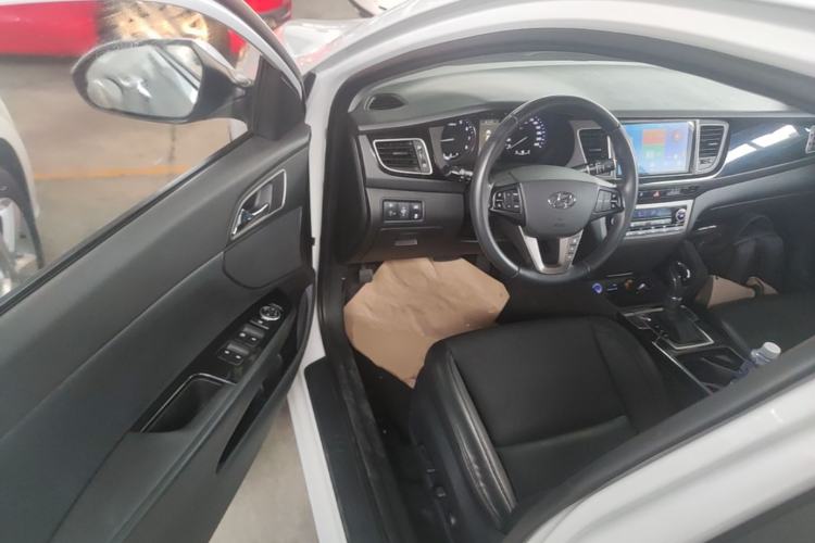 Used Hyundai Mistra 2014 1.8L Automatic Deluxe DLX Model Driver Seat