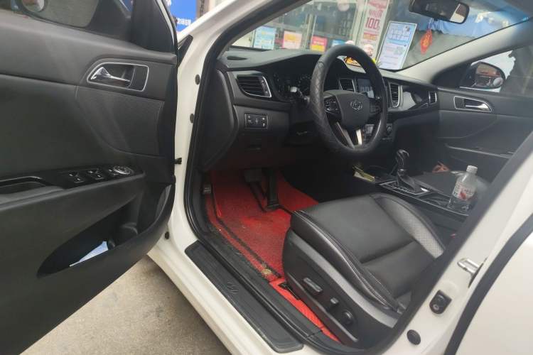Used Hyundai Mistra 2014 1.8L Automatic Deluxe DLX Model Driver Seat