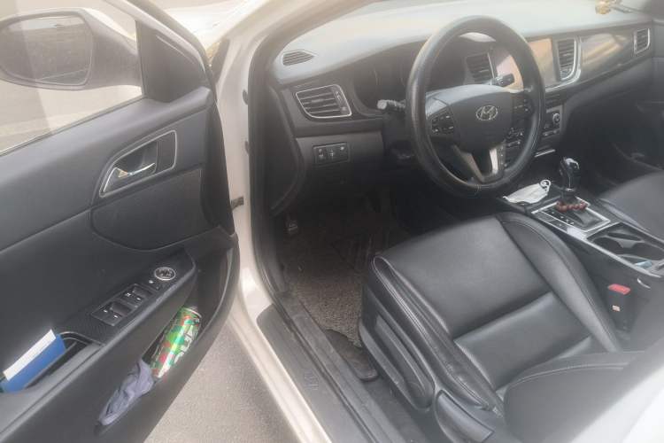 Used Hyundai Mistra 2014 1.8L Automatic Smart GLS Driver Seat