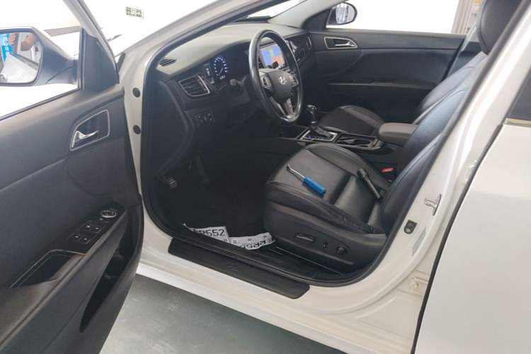 Used Hyundai Mistra 2014 1.8L Automatic Deluxe DLX Model Driver Seat