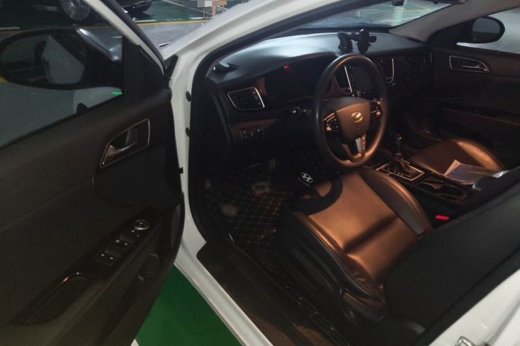 Used Hyundai Mistra 2014 1.8L Automatic Smart GLS Driver Seat