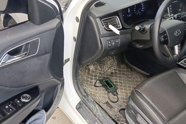 Used Hyundai Mistra 2014 1.8L Automatic Smart GLS Driver Seat