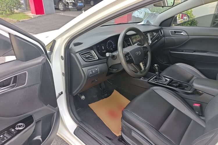 Used Hyundai Mistra 2014 1.8L Automatic Smart GLS Driver Seat
