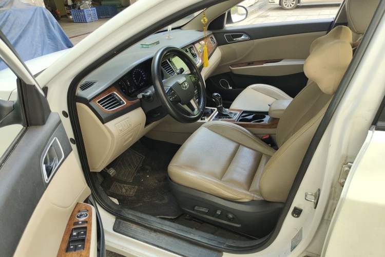 Used Hyundai Mistra 2014 1.8L Automatic Deluxe DLX Model Driver Seat