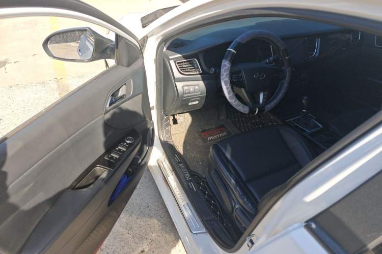 Used Hyundai Mistra 2014 1.8L Automatic Smart GLS Driver Seat