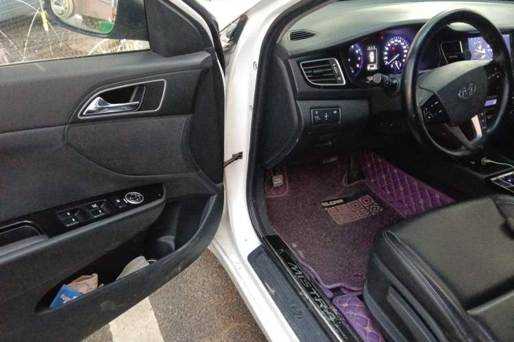 Used Hyundai Mistra 2014 1.8L Automatic Smart GLS Driver Seat