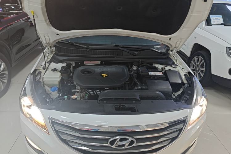 Used Hyundai Mistra 2014 1.8L Automatic Smart GLS Engine Bay