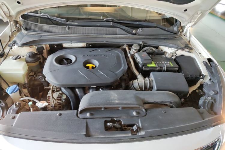 Used Hyundai Mistra 2014 1.8L Automatic Smart GLS Engine Bay