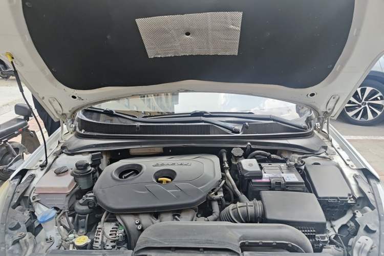 Used Hyundai Mistra 2014 1.8L Automatic Smart GLS Engine Bay