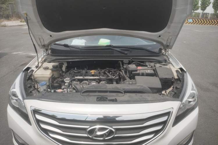 Used Hyundai Mistra 2014 1.8L Automatic Smart GLS Engine Bay