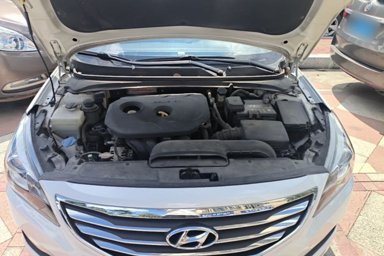 Used Hyundai Mistra 2014 1.8L Automatic Smart GLS Engine Bay