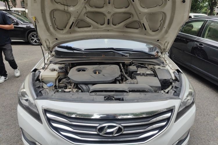 Used Hyundai Mistra 2014 1.8L Automatic Comfort Model GL Engine Bay