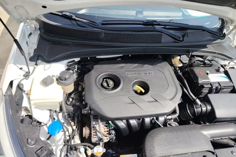 Used Hyundai Mistra 2014 1.8L Automatic Smart GLS Engine Bay
