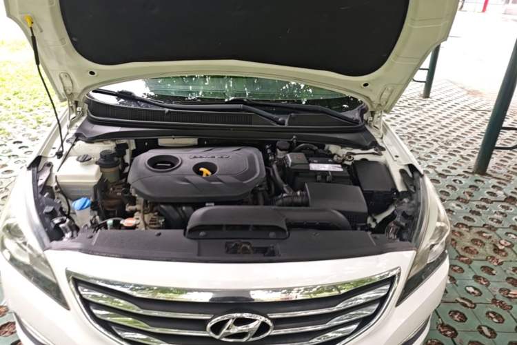 Used Hyundai Mistra 2014 1.8L Automatic Smart GLS Engine Bay