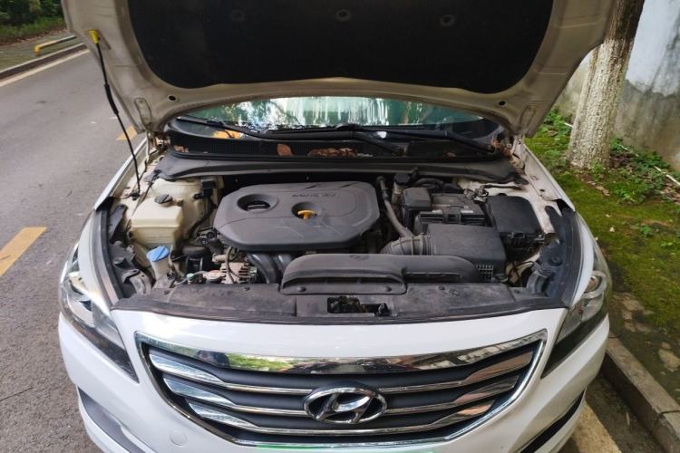 Used Hyundai Mistra 2014 1.8L Automatic Deluxe DLX Model Engine Bay