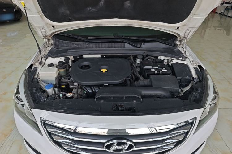 Used Hyundai Mistra 2014 1.8L Automatic Smart GLS Engine Bay