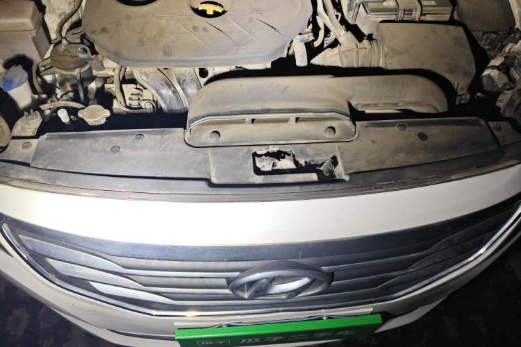 Used Hyundai Mistra 2014 1.8L Automatic Deluxe DLX Model Engine Bay