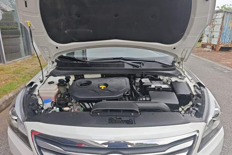 Used Hyundai Mistra 2014 1.8L Automatic Smart GLS Engine Bay