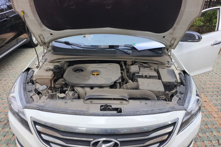 Used Hyundai Mistra 2014 1.8L Automatic Smart GLS Engine Bay