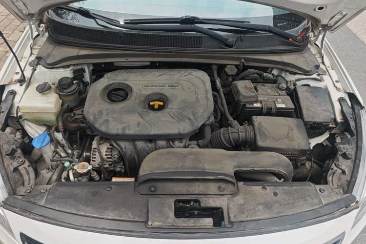 Used Hyundai Mistra 2014 1.8L Automatic Smart GLS Engine Bay