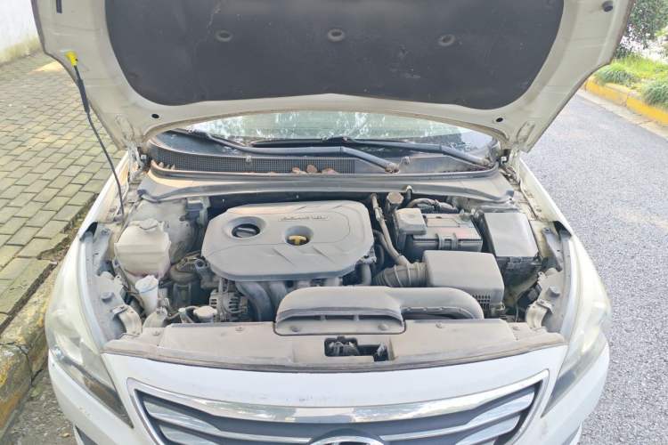 Used Hyundai Mistra 2014 1.8L Automatic Deluxe DLX Model Engine Bay