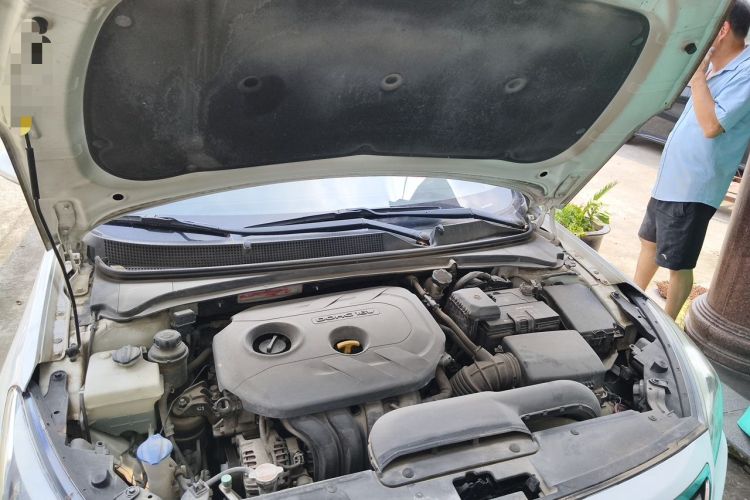 Used Hyundai Mistra 2014 1.8L Automatic Smart GLS Engine Bay