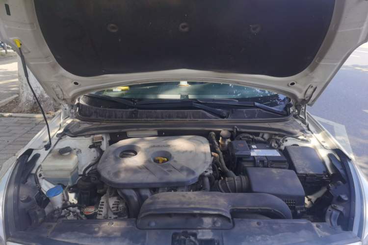 Used Hyundai Mistra 2014 1.8L Automatic Deluxe DLX Model Engine Bay